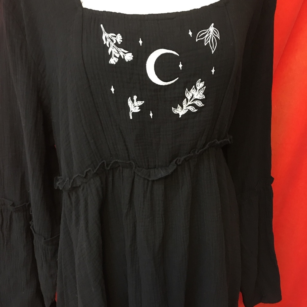 NWT Disturbia Aradia embroidered minidress black size 16uk 20 wide sleeve - Picture 2 of 7